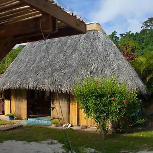  Hébergement de vacances Fare Bambou Cote