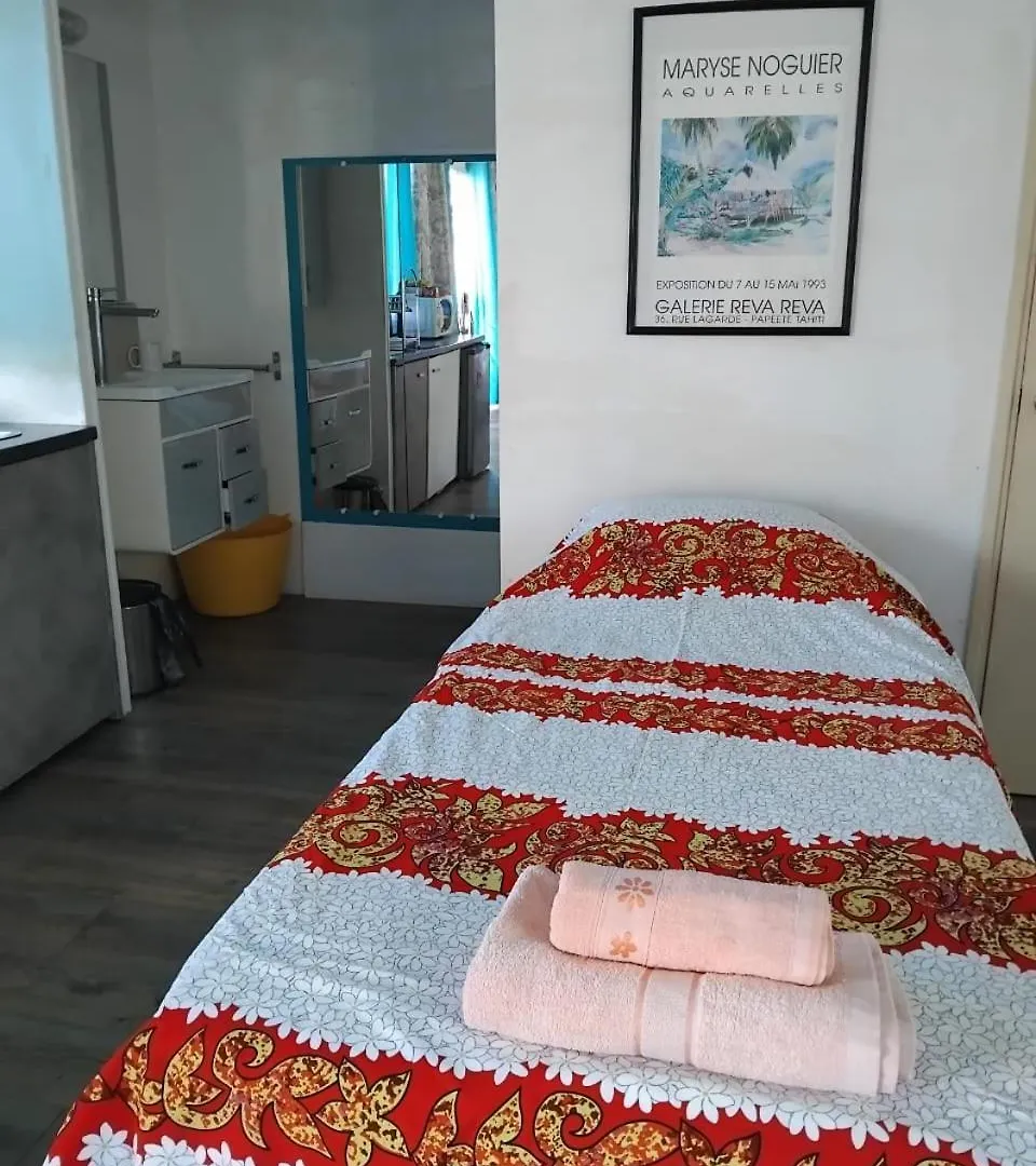 SUNSETVIEW, studio, private beach, amazing swim&sunset Haapiti Appartamento